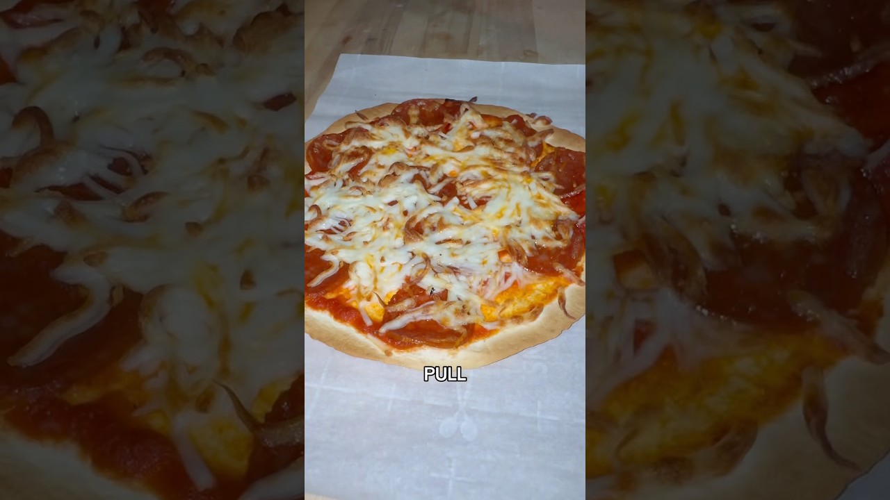 How to Make a LOW CALORIE Pizza at Home #shorts #food #weightloss How to Make a LOW CALORIE Pizza at Home #shorts #food #weightloss