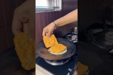 Quick & Tasty Masal Besan Bread Toast | Easy Recipe #shortsvideo #toast #breadrecipe #snacks #yt
