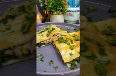 Spinach Mushroom Cheese Omelette | High Protein Breakfast Recipe Quick & Easy @foodbookHQ