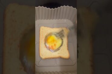 Healthy Breakfast - Crispy Egg Sandwich in Air Fryer