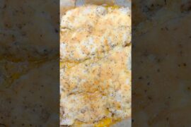 Creamy Parmesan Chicken Bake #CleanEating #HealthyDinnerRecipes #LowCarbChicken