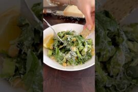 GREEN GODDESS SUMMER CHICKEN SALAD #healthyrecipes #easyrecipes #summersalads
