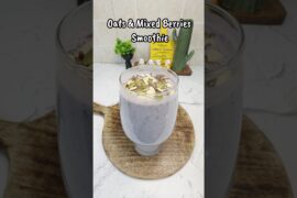 Low Calorie Oats & Mixed Berries Smoothie l Weight Loss Protein Breakfast #dinewithshweta #shorts