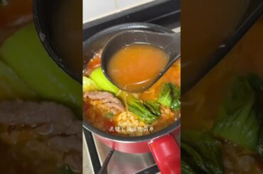 We had a low-calorie hot pot for dinner today. The taste was really amazing #Lazy food#One