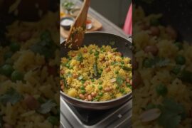 Perfect Poha Recipe | 10 Minute Healthy Breakfast | Easy Poha Recipe in Hindi#shorts #healthypoha