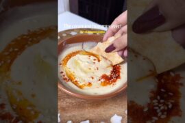 Easiest and creamiest hummus #hummus #healthyrecipes @kraviings