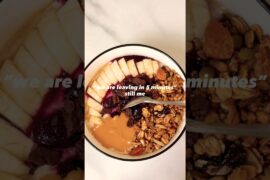 Viral 30g Protein Coffee Yogurt Bowl | Healthy Breakfast Idea #shorts #yogurtbowl