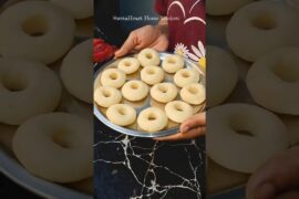 Crispy Suji Snacks #shorts #shortsfeed #viralshorts #viralfood #snacks #sujisnacks #cooking #nasta