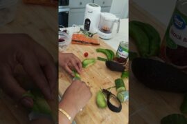 Family Meal Prep: Healthy Chickpea & Quinoa Salad + Homemade Baby Food #healthyeater #eatsmart