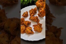 Monsoon Special Lauki Pakoda Recipe | Crispy Lauki Pakora #shorts #youtubeshorts #snacks