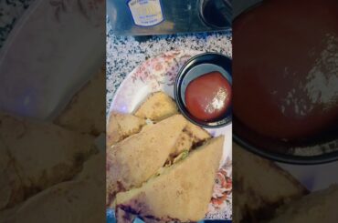 Bread besan toast Bina oil ka healthy nashta #besanbreadtoast #desifood #youtubeshorts #viralshorts