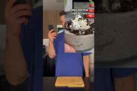 Oreo Protein CheesecakeOriginal Creator: @MichaelKory #diet #fyp #weightloss