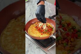 This Healthy Breakfast Quesadilla Will Keep You Full for Hours. #zeeliciousfoods #breakfastrecipe