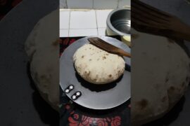 Roti banane ka asan tarika #youtubeshorts #tips #shorts #information #healthy #viral