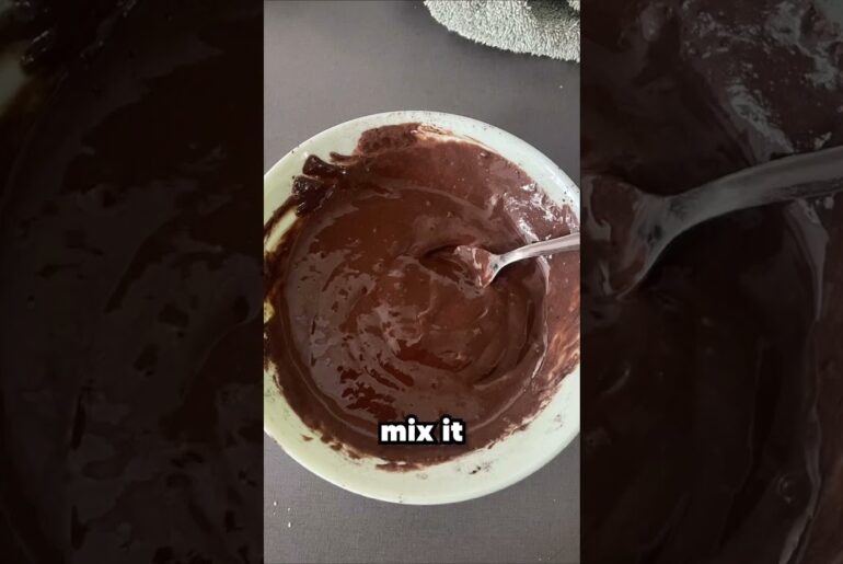 34g protein, 300 calorie chocolate brownie! #gym #fatloss #eating #highprotein #food