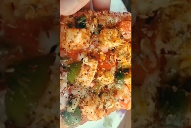 Quick Bread Pizza #recipe #breadrecipe #viral #viralshorts #quickrecipe #healthy #trending #veg