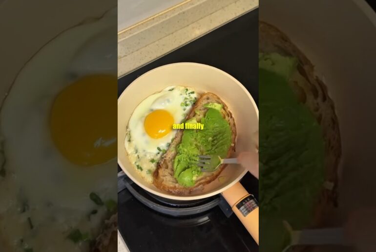 The Perfect Avocado Toast Recipe in Just Minutes! #shorts#avocadotoast#breakfast