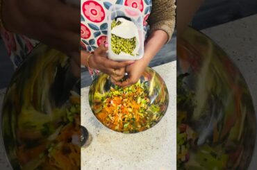 Bhel using chilli Oil ?#bhel #chaats #streetfood #healthysalad
