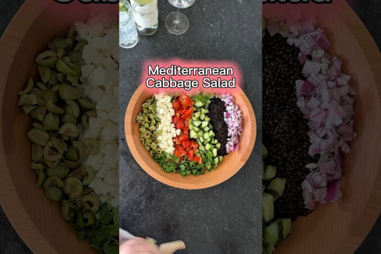 No lettuce No problem Mediterranean Cabbage Salad #MediterraneanSalad #HealthySalad #TheSaladLab