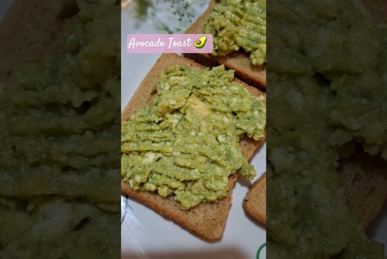 Avocado Egg Toast! Healthy Breakfast Recipe #shorts #cooking #sandwich #recipe #eggsandwich #avocado