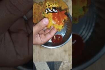 Besan Chilla Recipe | Crispy & Healthy Besan Chilla | Easy Breakfast Recipe #shorts