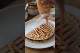 Leftover roti recipe #shorts#youtubeshorts#snacks#cooking#recipe#shortvideo#shortsfeed#viral#food