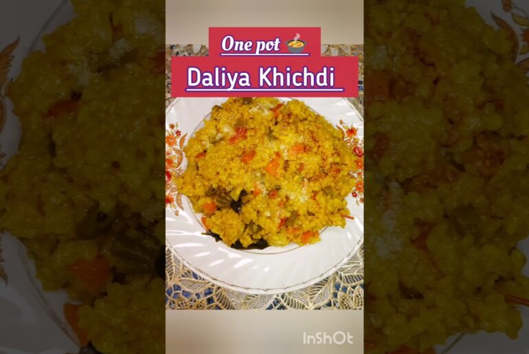 One Pot DALIYA KHICHDI Recipe in Pressure Cooker | Weight Loss Recipe#shorts #yoitubeshorts #cooking