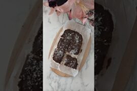 Simple Homemade Bounty Bars with Banana & Coconut (Healthy Snack Recipe)#snacks #dessert #coconut