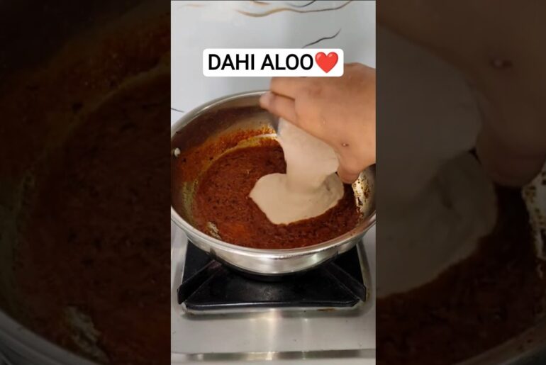 VIRAL DAHI ALOO RECIPE #shorts #trending #aloocurry #shortsfeed #dahialoo #viral #ytshorts #food #yt