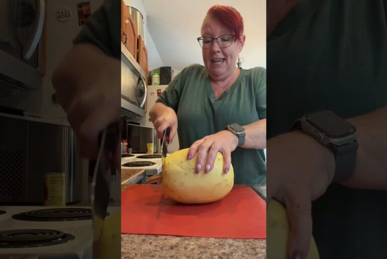 Dinner recipe that helped me lose over 50 lbs: homemade tomato sauce and spaghetti squash