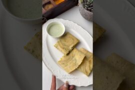 Moong dal chilla | Healthy breakfast recipe #healthybreakfast #breakfast #easyrecipe #shorts #fyp