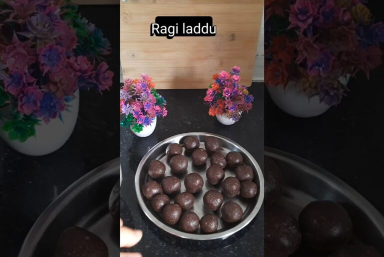 ragi ladoo #healthy #ladoo #ved #vedanshiskitchen #recipe #ragi #dryfruits #seeds #laddu