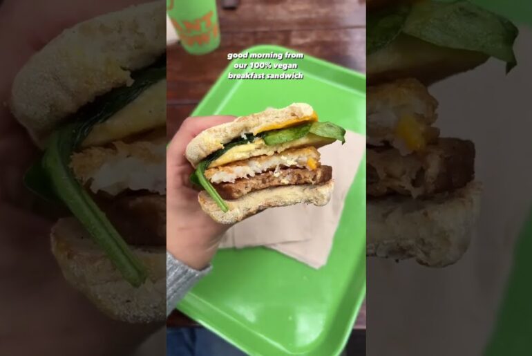 Vegan Breakfast Sandwich / McMuffin #vegan #mcmuffin #breakfast #viral #shorts #usa