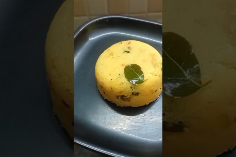 Rava kitchdi |Easy and simple healthy breakfast recipe..