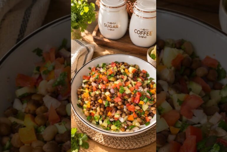 Chana Chaat | Protein & Fiber Rich salad | Helthy & easy recipe #shorts #chanachaat #helthy  #Salad
