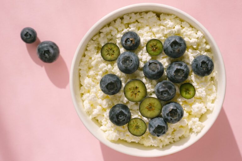 7 No-Egg Breakfast Ideas That Are Still Packed With Protein, From Dietitians