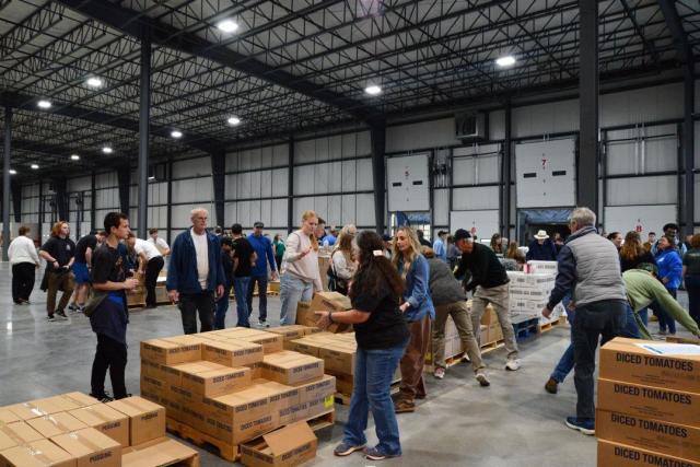 Feeding Kentucky participates in ‘America Gives’ initiative