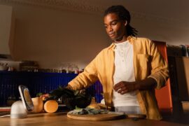 Apple HomeView: New smart display brings recipes and FaceTime to the kitchen - Food Files