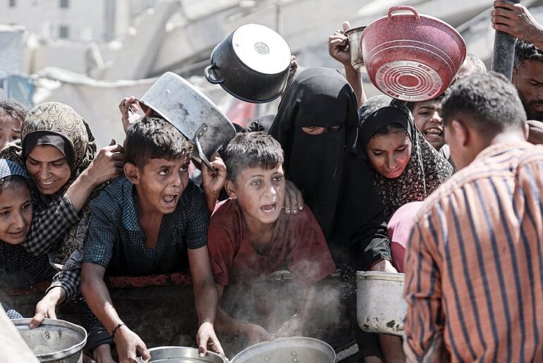 Funding crisis forces World Food Programme to cut food aid to Gaza