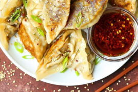 a picture of vegetarian dumplings, an easy homemade chinese food recipe